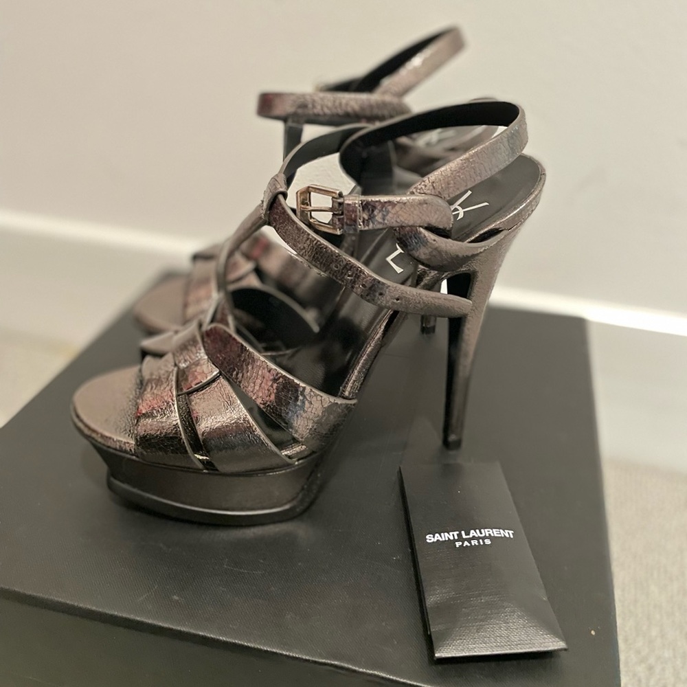Saint Laurent
Tribute Leather 105mm Platform Sandals great condition, size 36+L